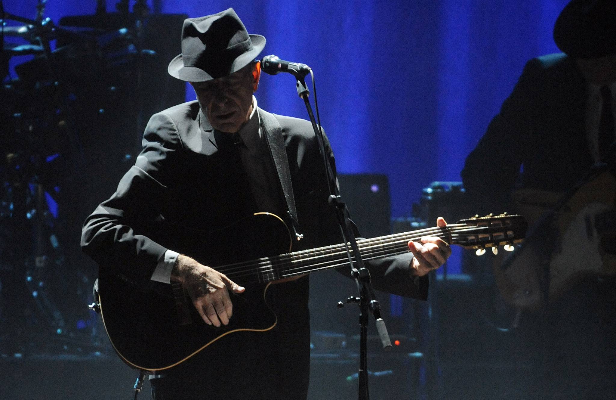 Leonard Cohen performs at the Beacon Theatre, his first concert in New York in 15 years, Thursday, Feb. 19, 2009. (AP Photo/Henny Ray Abrams) ORG XMIT: NYHA107